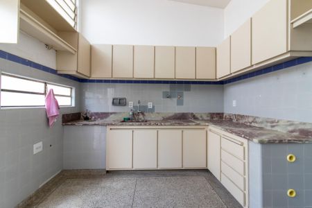 Casa para alugar com 300m², 4 quartos e 2 vagasCozinha