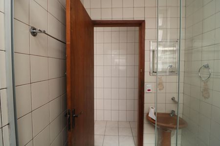 Casa à venda com 110m², 3 quartos e 2 vagasBanheiro