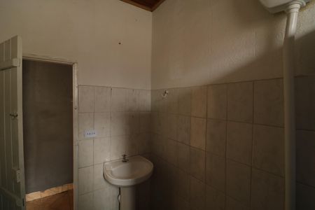 Casa à venda com 110m², 3 quartos e 2 vagasBanheiro C2