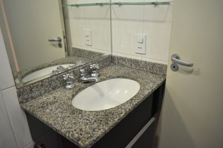 Apartamento à venda com 64m², 2 quartos e 1 vagaBanheiro Social