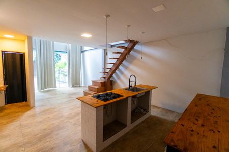 Sala/Cozinha de casa para alugar com 2 quartos, 80m² em Jardim Oriental, São Paulo