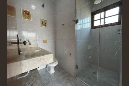 Casa à venda com 135m², 3 quartos e 4 vagasBanheiro da Suíte