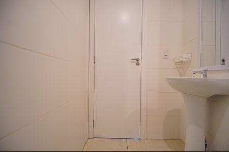 Banheiro de apartamento à venda com 2 quartos, 57m² em Primavera, Novo Hamburgo