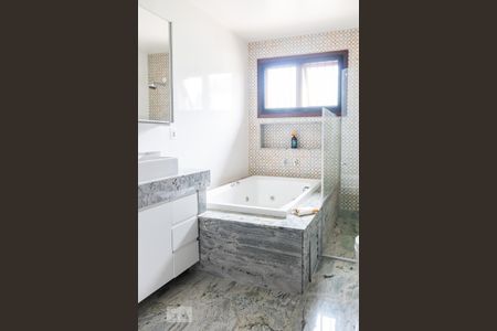 Casa à venda com 2 quartos, 570m² em Pampulha, Belo Horizonte