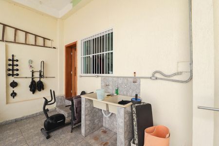 Casa à venda com 256m², 4 quartos e 3 vagas Casa à venda com 256m², 4 quartos e 3 vagasÁrea de Serviço