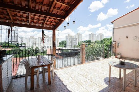 Casa à venda com 256m², 4 quartos e 3 vagas Casa à venda com 256m², 4 quartos e 3 vagasChurrasqueira