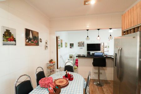 Casa à venda com 256m², 4 quartos e 3 vagas Casa à venda com 256m², 4 quartos e 3 vagasCozinha