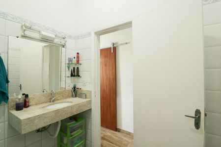 Casa à venda com 256m², 4 quartos e 3 vagas Casa à venda com 256m², 4 quartos e 3 vagasBanheiro da Suíte