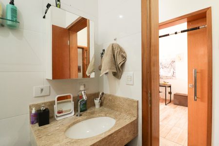 Casa à venda com 256m², 4 quartos e 3 vagas Casa à venda com 256m², 4 quartos e 3 vagasBanheiro Social