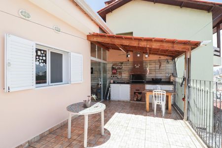 Casa à venda com 256m², 4 quartos e 3 vagas Casa à venda com 256m², 4 quartos e 3 vagasChurrasqueira