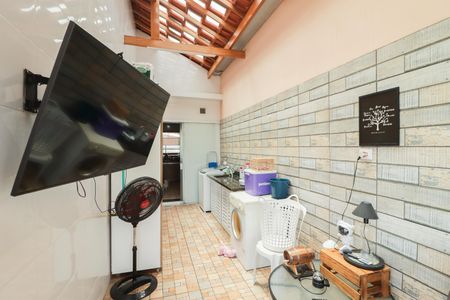 Casa à venda com 256m², 4 quartos e 3 vagas Casa à venda com 256m², 4 quartos e 3 vagasÁrea de Serviço