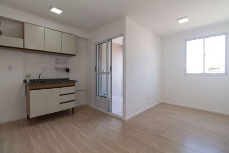 Sala e cozinha de apartamento à venda com 1 quarto, 31m² em Vila Monumento, São Paulo