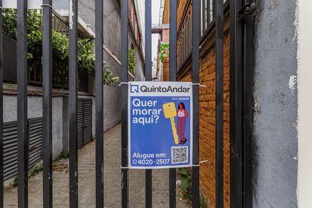 Casa à venda com 100m², 1 quarto e 1 vagaplaquinha