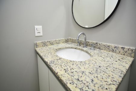 Apartamento à venda com 70m², 2 quartos e 1 vaga Apartamento à venda com 70m², 2 quartos e 1 vagaBanheiro Social