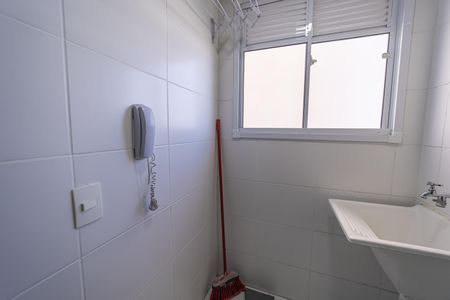 Área de serviço de apartamento para alugar com 2 quartos, 47m² em Vila Penteado, São Paulo