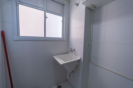 Área de serviço de apartamento para alugar com 2 quartos, 47m² em Vila Penteado, São Paulo