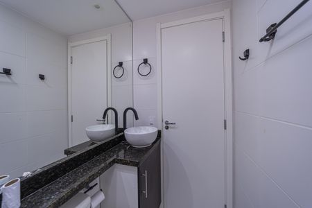 Apartamento à venda com 47m², 2 quartos e sem vaga Apartamento à venda com 47m², 2 quartos e sem vagaBanheiro social
