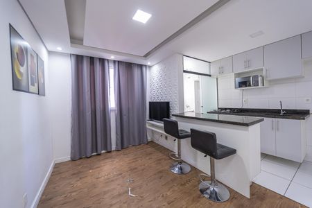 Sala/cozinha de apartamento para alugar com 2 quartos, 47m² em Vila Penteado, São Paulo