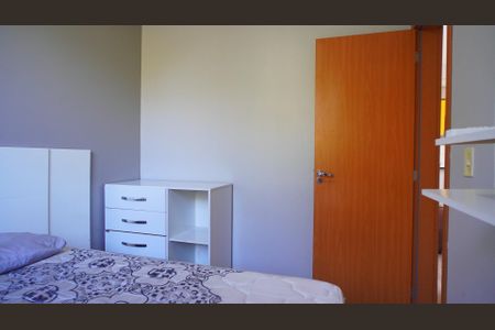 Quarto 2 de apartamento para alugar com 2 quartos, 47m² em Rubem Berta, Porto Alegre