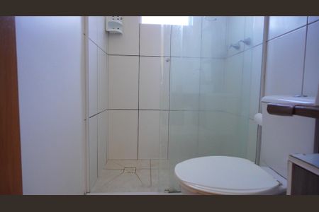 Banheiro  de apartamento para alugar com 2 quartos, 47m² em Rubem Berta, Porto Alegre