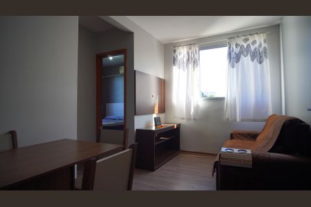 Sala  de apartamento para alugar com 2 quartos, 47m² em Rubem Berta, Porto Alegre