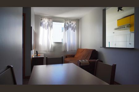 Sala  de apartamento para alugar com 2 quartos, 47m² em Rubem Berta, Porto Alegre