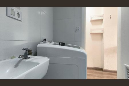 Studio para alugar com 35m², 1 quarto e sem vaga Studio para alugar com 35m², 1 quarto e sem vagaBanheiro