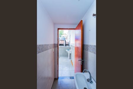 Casa para alugar com 100m², 3 quartos e 1 vaga Casa para alugar com 100m², 3 quartos e 1 vagaBanheiro de Serviço