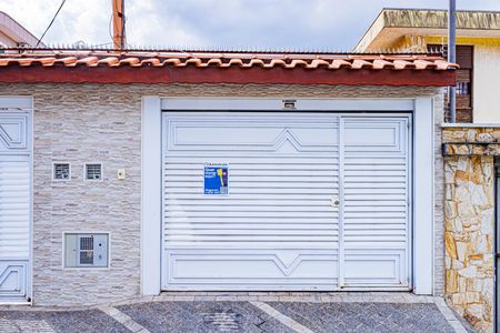 Casa para alugar com 100m², 3 quartos e 1 vaga Casa para alugar com 100m², 3 quartos e 1 vagaFachada + Placa