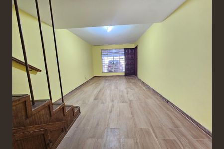 Casa para alugar com 136m², 3 quartos e 2 vagasSala