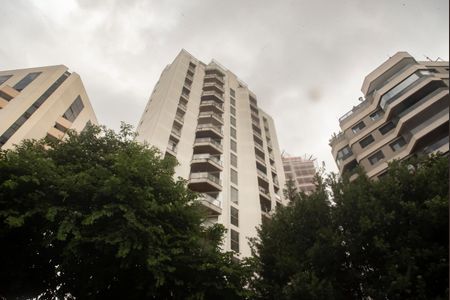 Apartamento à venda com 153m², 2 quartos e 3 vagasFachada