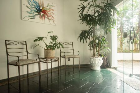 Apartamento à venda com 153m², 2 quartos e 3 vagasHall social