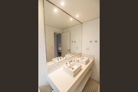 Apartamento para alugar com 140m², 3 quartos e 2 vagasBanheiro da Suíte