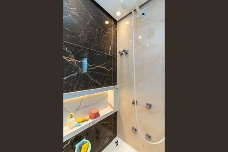 Apartamento à venda com 92m², 3 quartos e 2 vagas Apartamento à venda com 92m², 3 quartos e 2 vagasBanheiro social