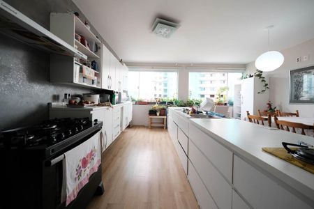 Casa à venda com 260m², 5 quartos e 1 vagaSala/Cozinha