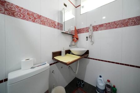 Casa à venda com 260m², 5 quartos e 1 vagaBanheiro 2