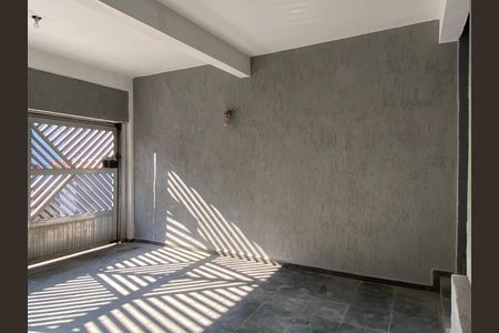 Casa à venda com 250m², 3 quartos e 2 vagas Casa à venda com 250m², 3 quartos e 2 vagasGaragem