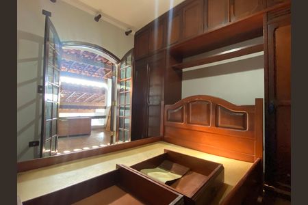 Casa à venda com 250m², 3 quartos e 2 vagas Casa à venda com 250m², 3 quartos e 2 vagasQuarto 4