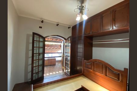 Casa à venda com 250m², 3 quartos e 2 vagas Casa à venda com 250m², 3 quartos e 2 vagasQuarto 4