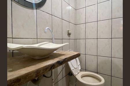 Casa à venda com 250m², 3 quartos e 2 vagas Casa à venda com 250m², 3 quartos e 2 vagasBanheiro 1