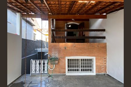 Casa à venda com 250m², 3 quartos e 2 vagas Casa à venda com 250m², 3 quartos e 2 vagasÁrea externa - Varanda 2