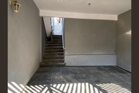 Casa à venda com 250m², 3 quartos e 2 vagas Casa à venda com 250m², 3 quartos e 2 vagasGaragem
