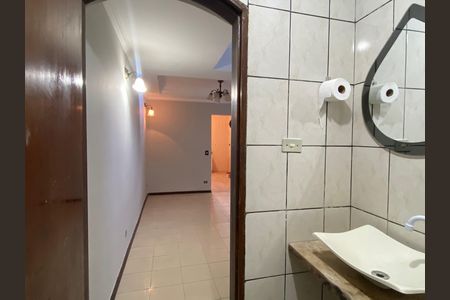Casa à venda com 250m², 3 quartos e 2 vagas Casa à venda com 250m², 3 quartos e 2 vagasBanheiro 1