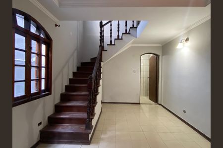 Casa à venda com 250m², 3 quartos e 2 vagas Casa à venda com 250m², 3 quartos e 2 vagasSala