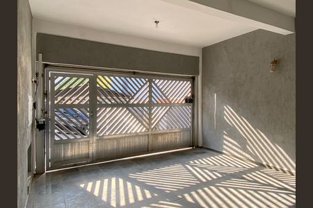 Casa à venda com 250m², 3 quartos e 2 vagas Casa à venda com 250m², 3 quartos e 2 vagasGaragem