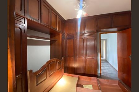 Casa à venda com 250m², 3 quartos e 2 vagas Casa à venda com 250m², 3 quartos e 2 vagasQuarto 4