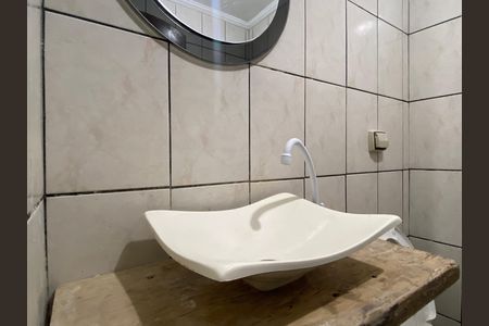 Casa à venda com 250m², 3 quartos e 2 vagas Casa à venda com 250m², 3 quartos e 2 vagasBanheiro 1