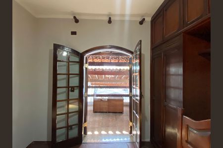 Casa à venda com 250m², 3 quartos e 2 vagas Casa à venda com 250m², 3 quartos e 2 vagasQuarto 4