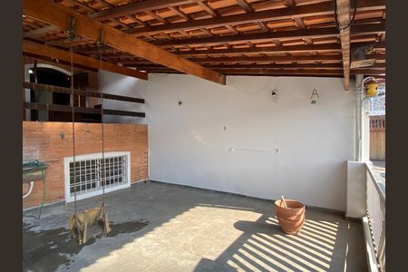 Casa à venda com 250m², 3 quartos e 2 vagas Casa à venda com 250m², 3 quartos e 2 vagasÁrea externa - Varanda 2