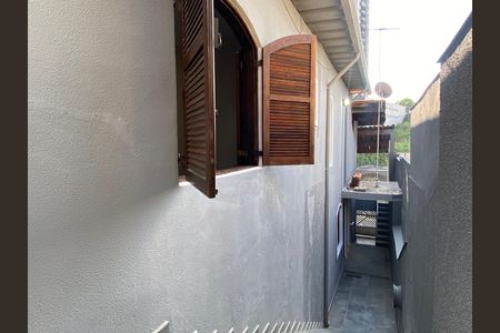 Casa à venda com 250m², 3 quartos e 2 vagas Casa à venda com 250m², 3 quartos e 2 vagasÁrea externa